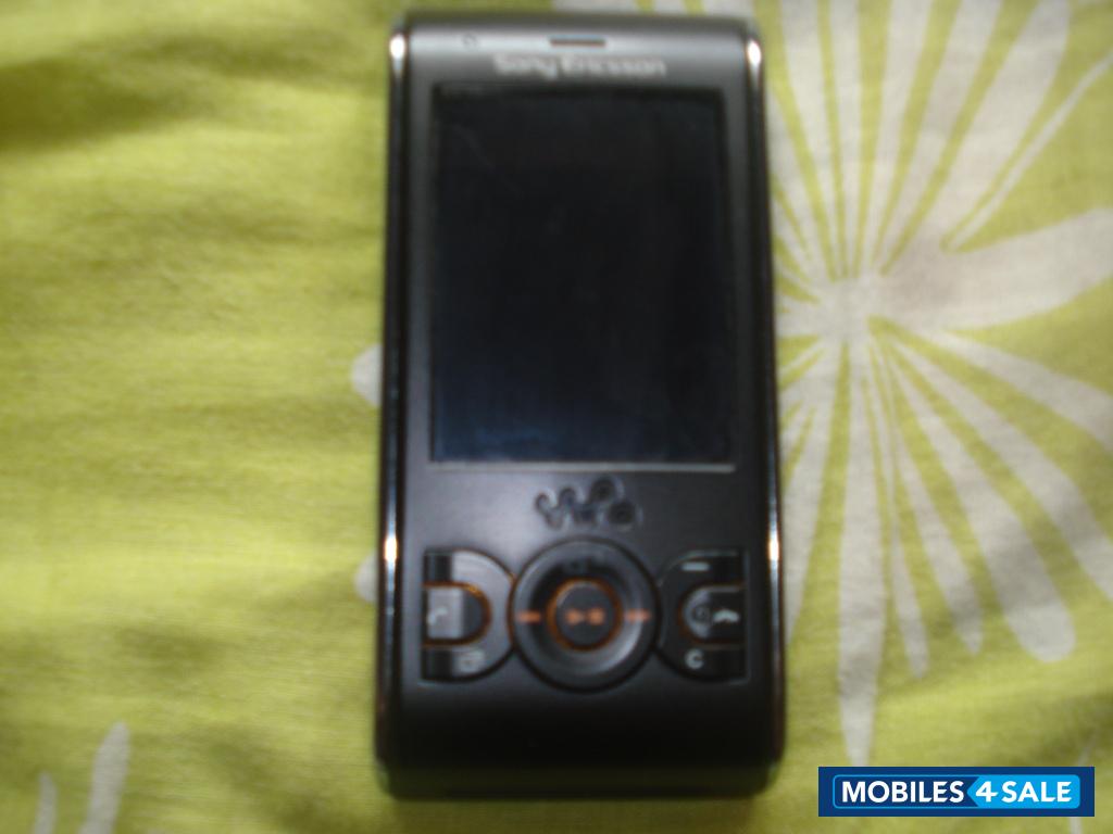 Black Sony Ericsson W595