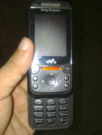 Black Sony Ericsson W830