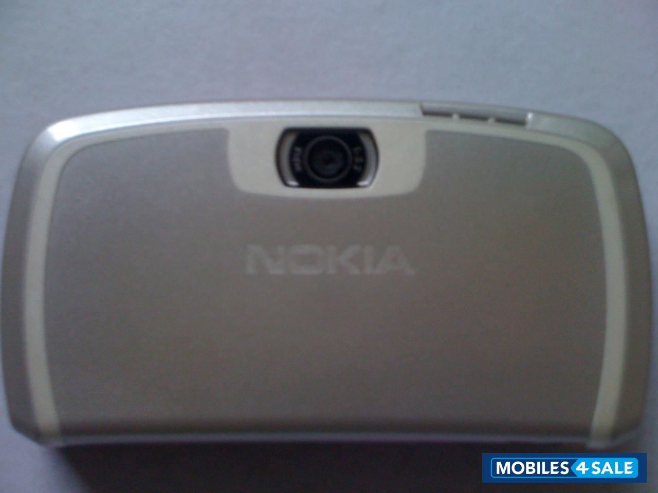 Silver Cream Nokia 7710