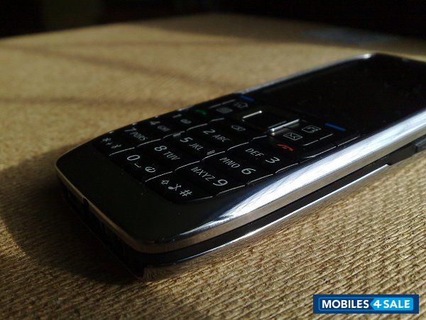 Black Nokia E51