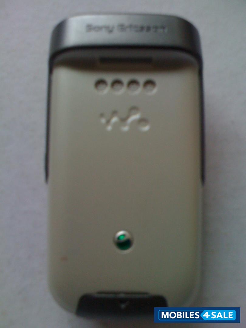 Silver Cream Sony Ericsson W710