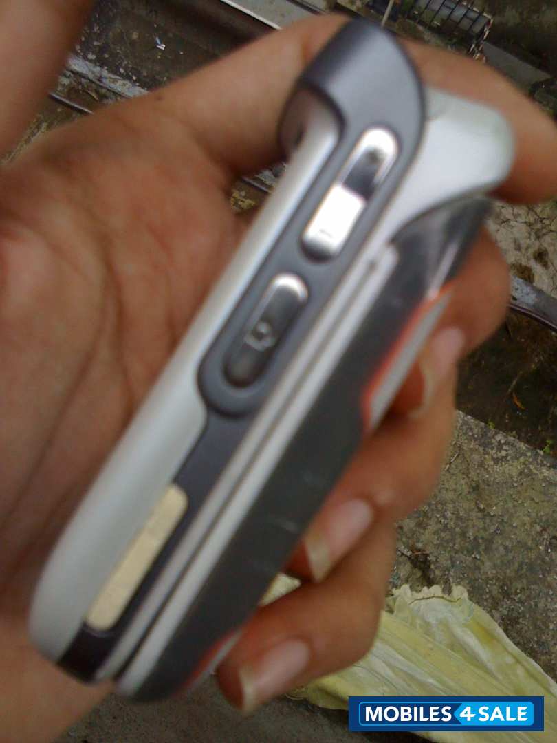 Silver Cream Sony Ericsson W710