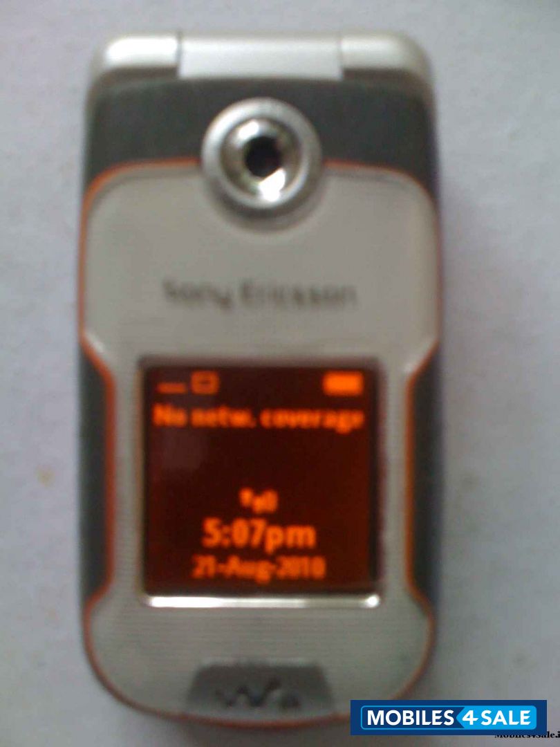 White Sony Ericsson W710