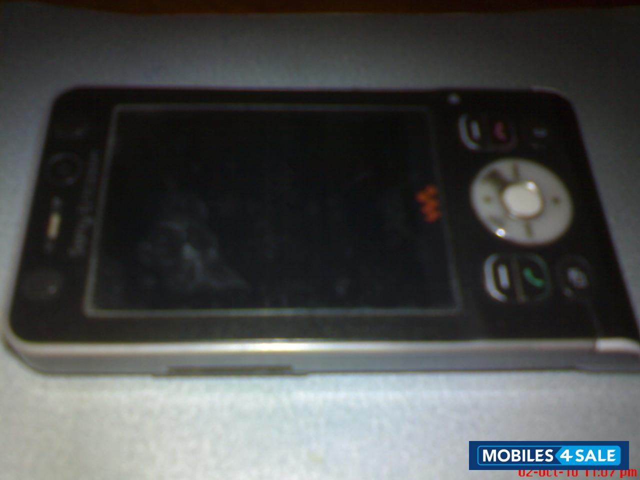 Black Sony Ericsson W910