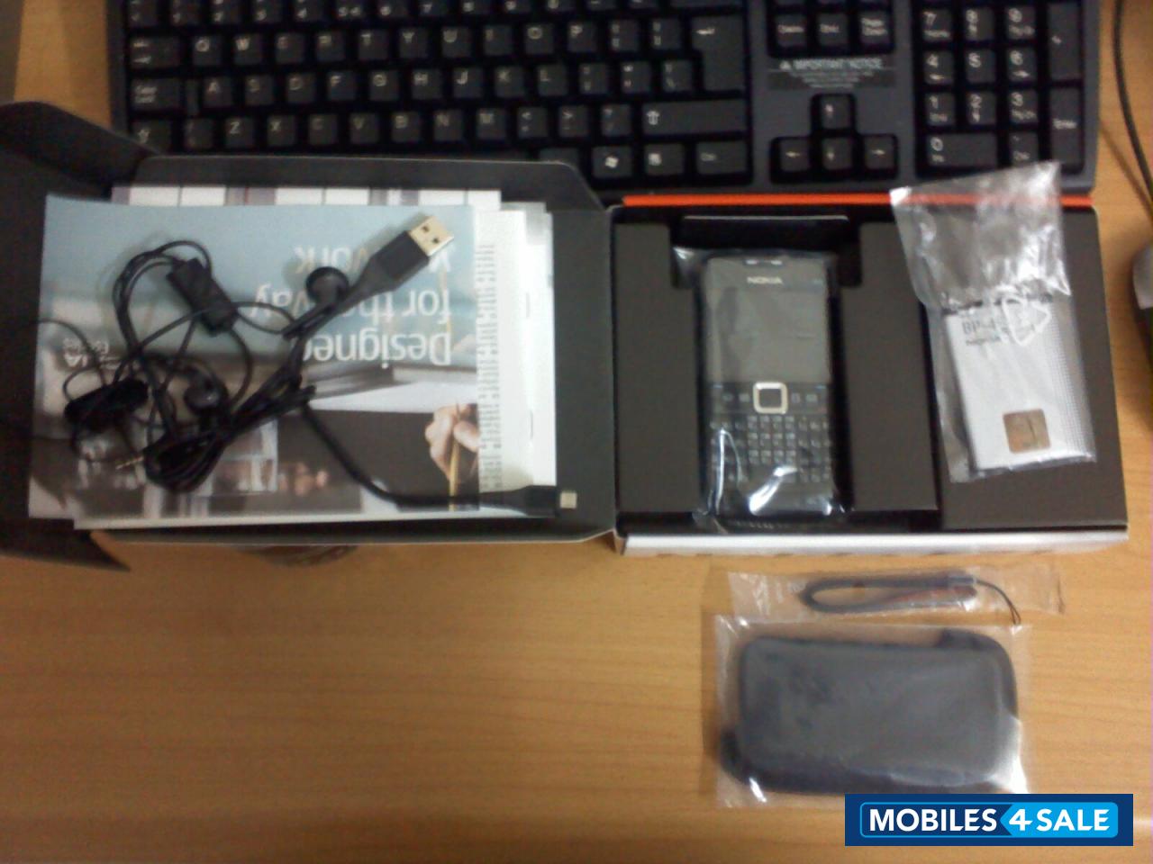 Black Nokia E71