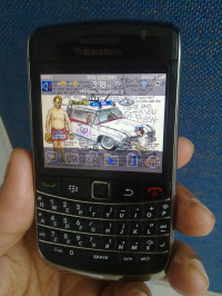 Pearl Black BlackBerry Bold