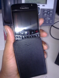 Pearl Black BlackBerry Bold