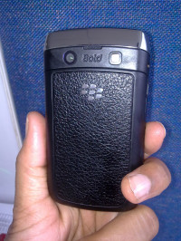 Pearl Black BlackBerry Bold