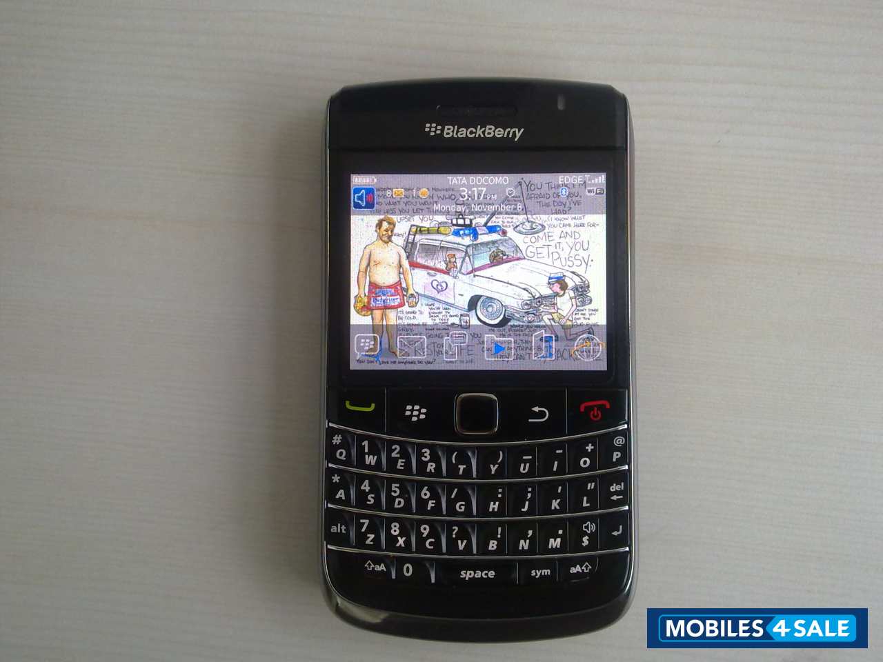 Pearl Black BlackBerry Bold