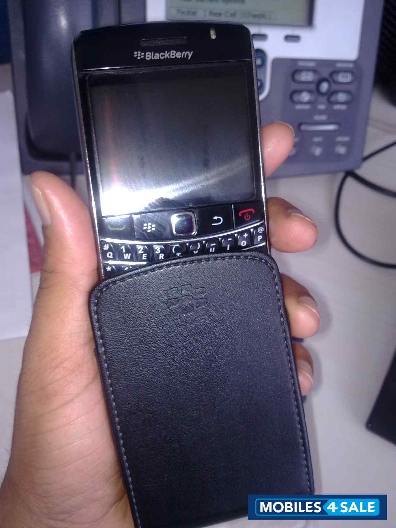 Pearl Black BlackBerry Bold