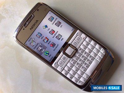 White Nokia E71