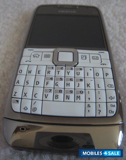 White Nokia E71