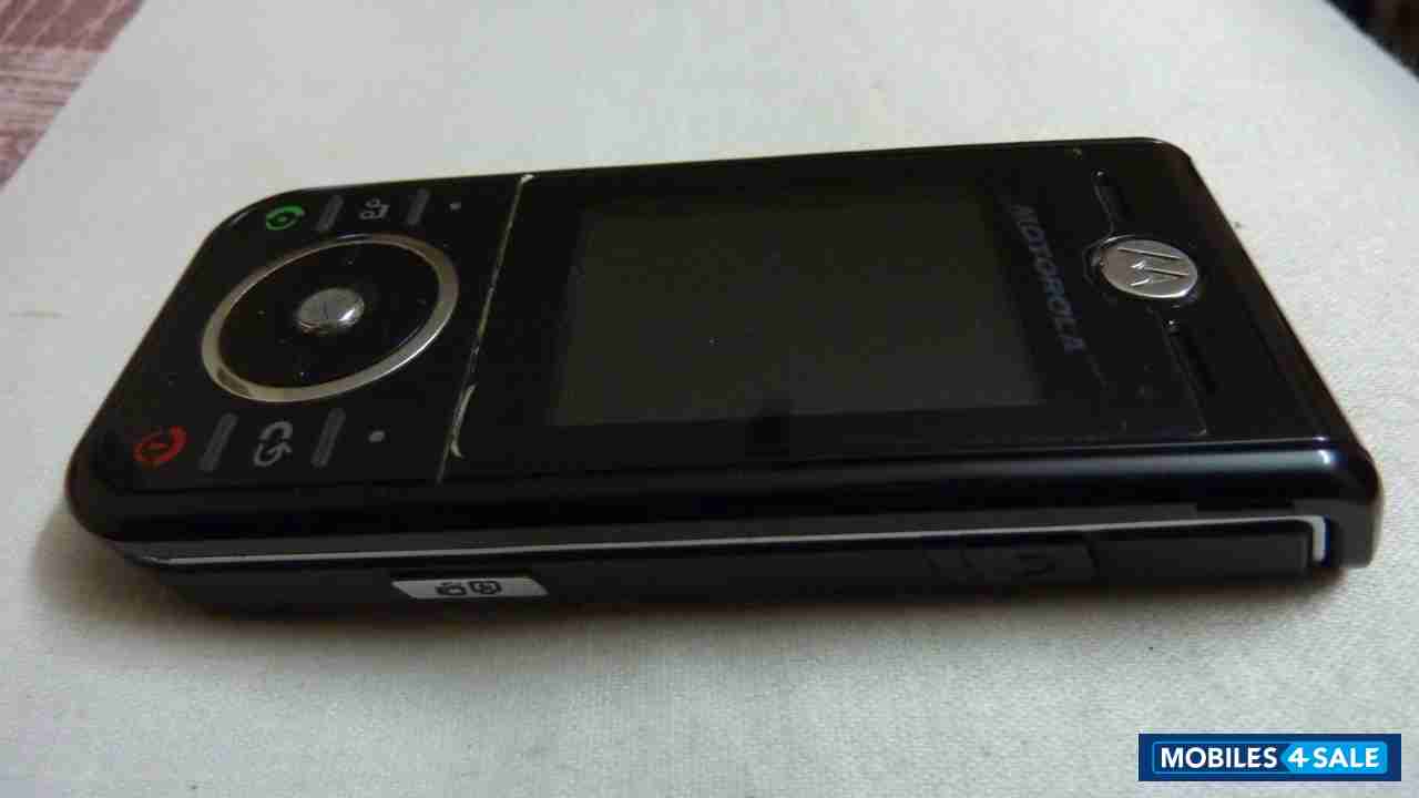 Black Motorola ZN200