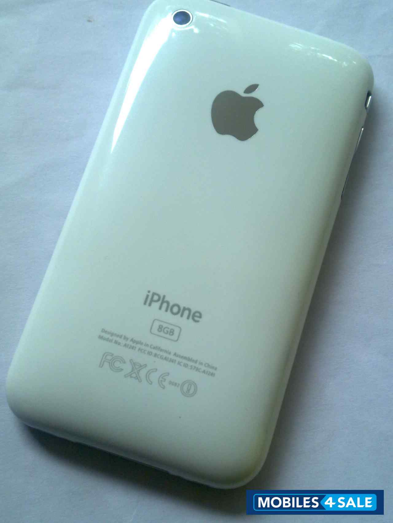 White Apple iPhone 3G