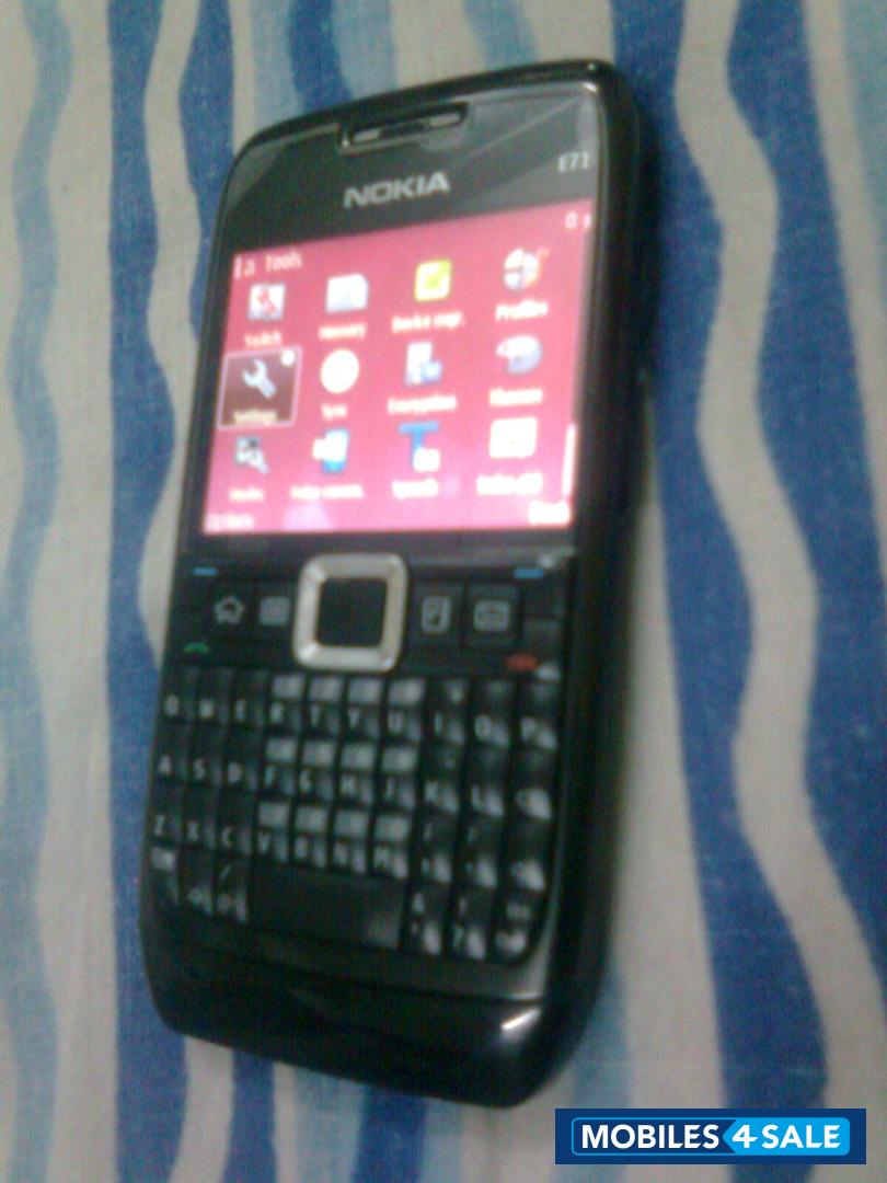 Black Nokia E71