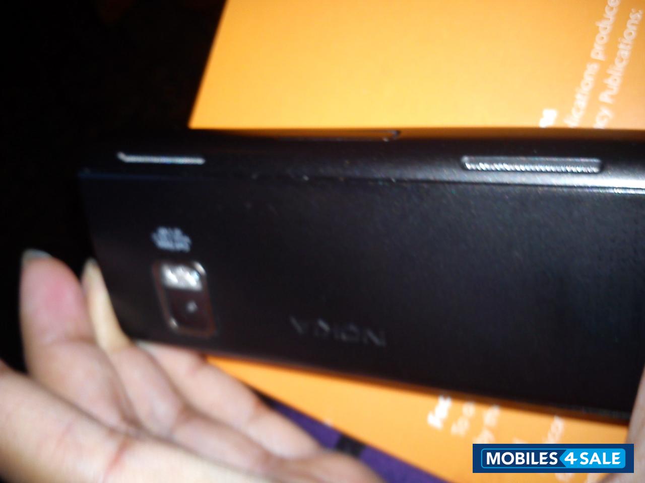 Black Nokia X6