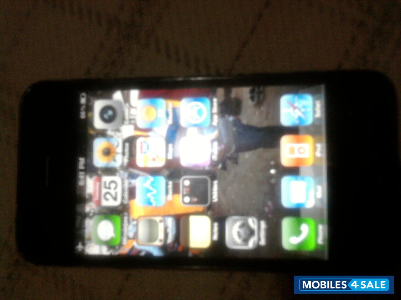 Black Apple iPhone 4